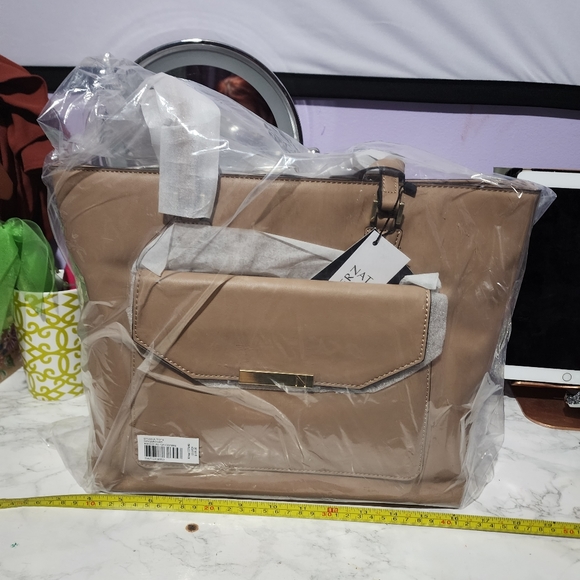 Purse - Picture 1 of 7